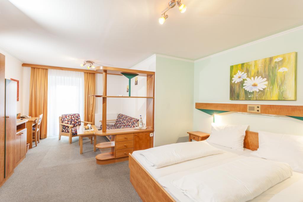 Joglland Hotel Prettenhofer Wenigzell Buitenkant foto